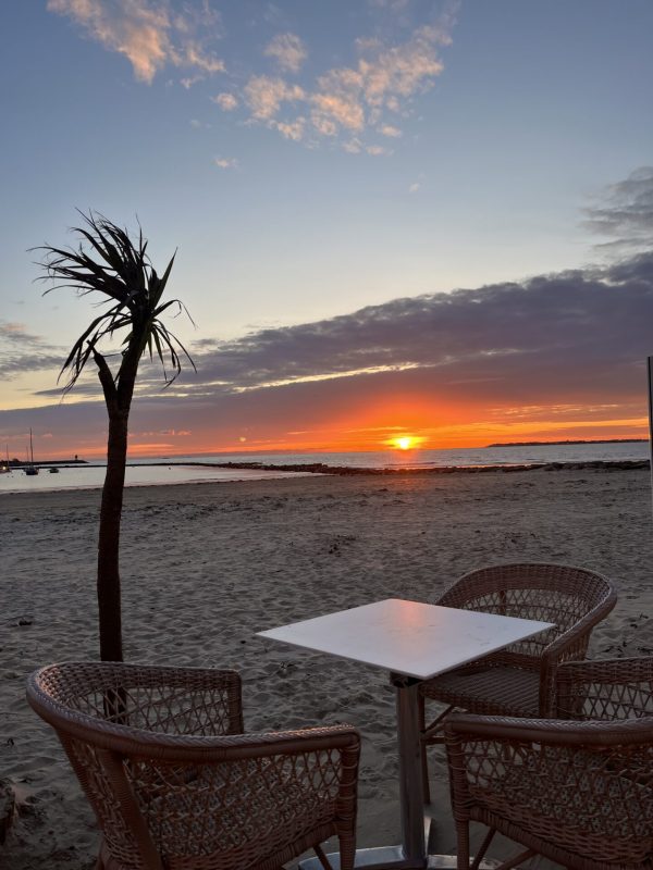 Les Plus Beaux Couchers De Soleil À Pornichet : Lieux Secrets Et Terrasses Incontournables 2 Terrasse