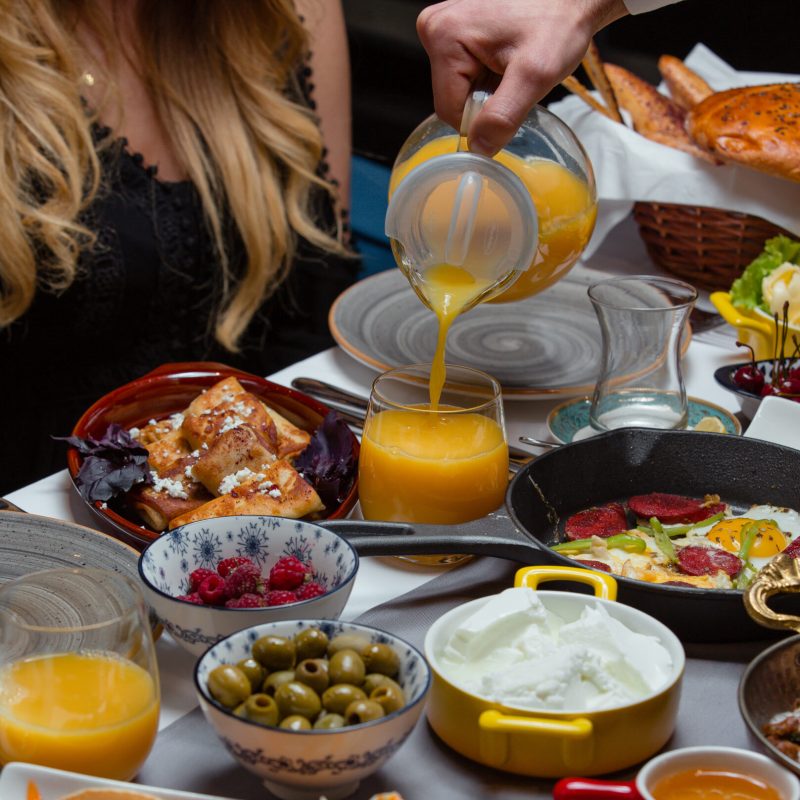 Brunchs D'Automne À Pornichet : Adresses Cosy Et Cuisine Réconfortante Au Bord De L'Eau 2 Table Brunch